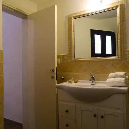 فندق مبيت وإفطار Mescia Marina