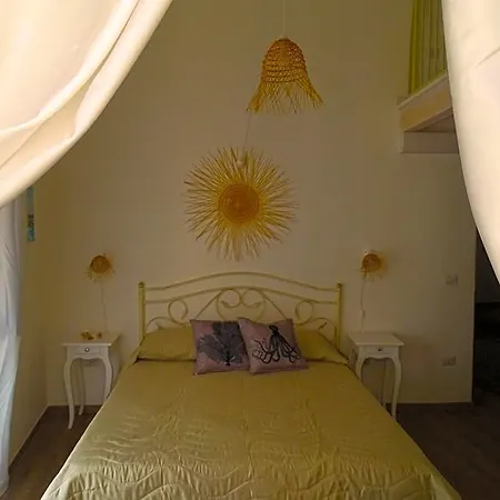 Bed & Breakfast Mescia Marina 3*